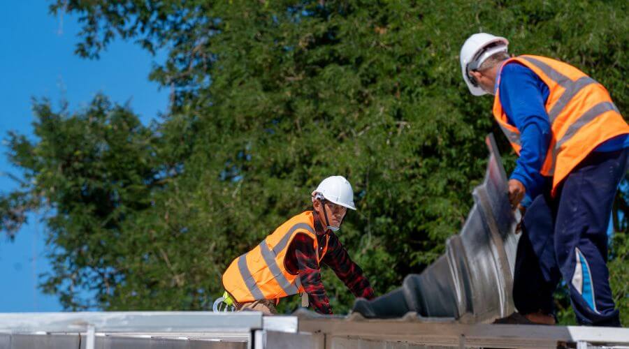 Roof maintenance in Putnamville, IN